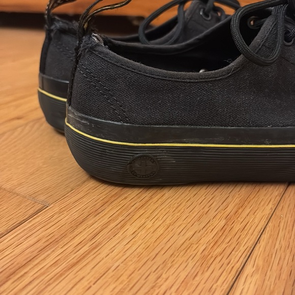 Dr. Martin Sneakers - Picture 4 of 12